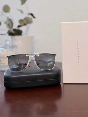 Victoria Beckham Rectangular Silver Frame Sunglasses - Gray Lenses With Case